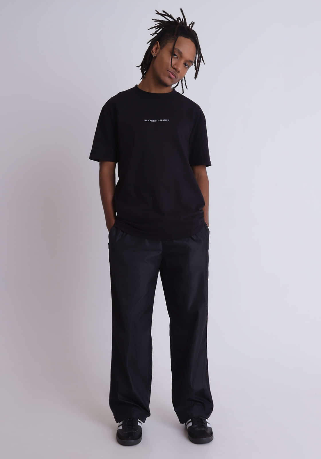 Calça de nylon