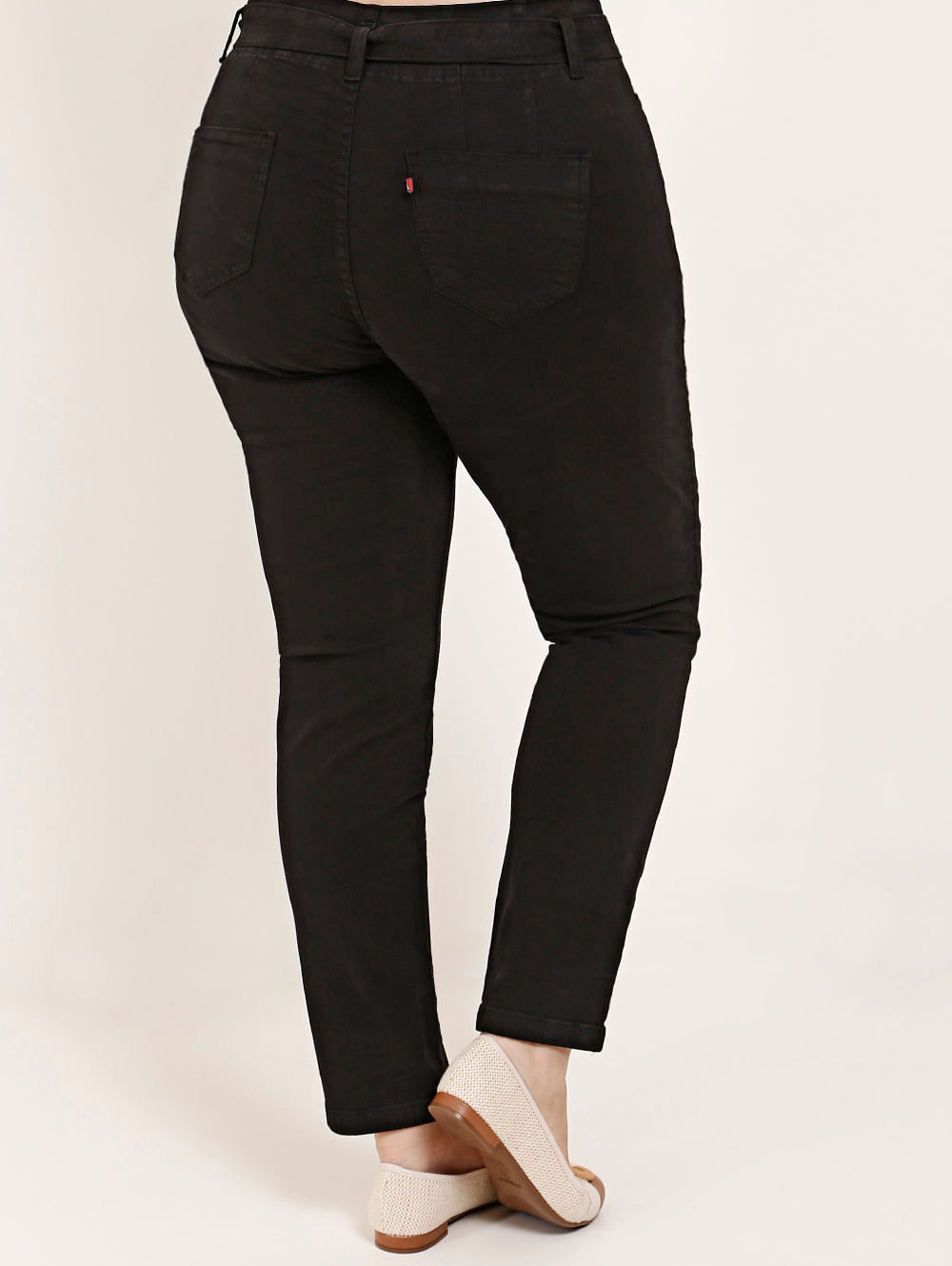 calça sarja preta plus size