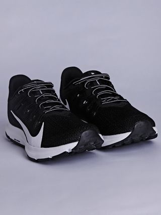 Tênis Esportivo Nike Quest 2 Masculino Branco/preto Menor preço em Tênis Esportivo Nike Quest 2 Masculino Branco/preto