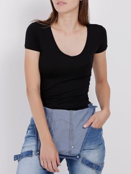 loja de blusa feminina