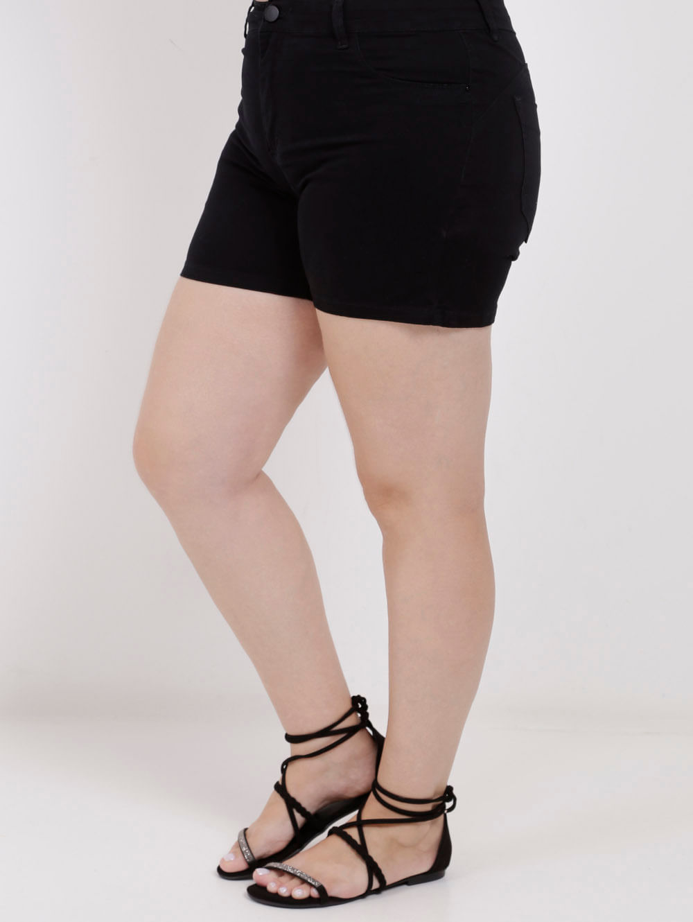short preto sarja